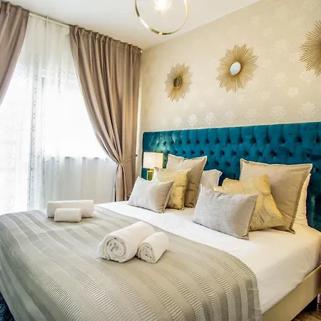 Gaze Out At The In A Retro-chic Getaway Appartamento Lisbona