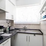 Stylish Apt In Saldanha Central Lisbon Living Lizbona