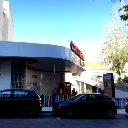 Lägenhet Gaze Out At The In A Retro-chic Getaway *