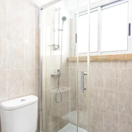 Gaze Out At The In A Retro-chic Getaway Lägenhet Lisboa